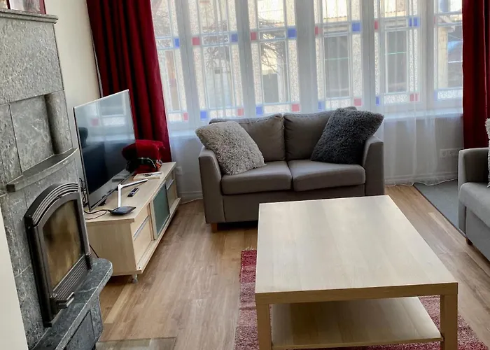 Meil On Κουρεσάαρε