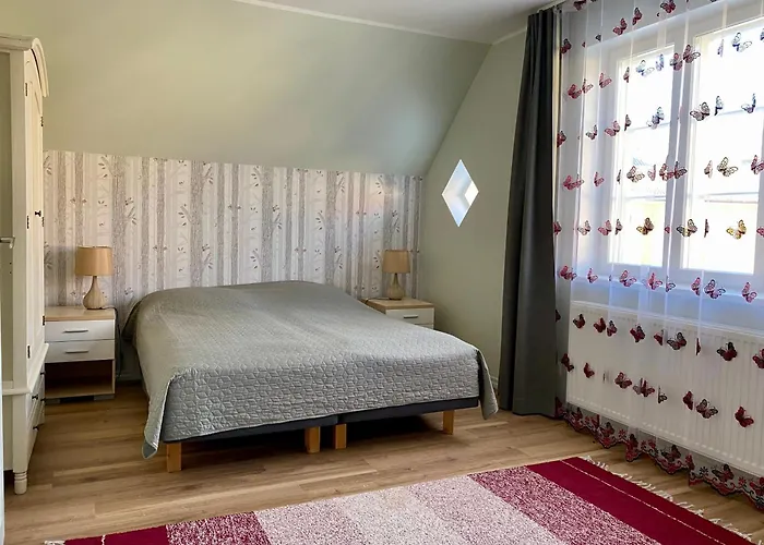 Meil On Σπίτι διακοπών Κουρεσάαρε